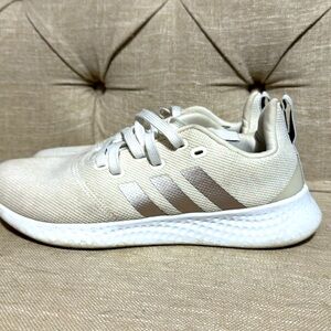 Adidas off white (cream) cloud foam shoe. Size 7.5